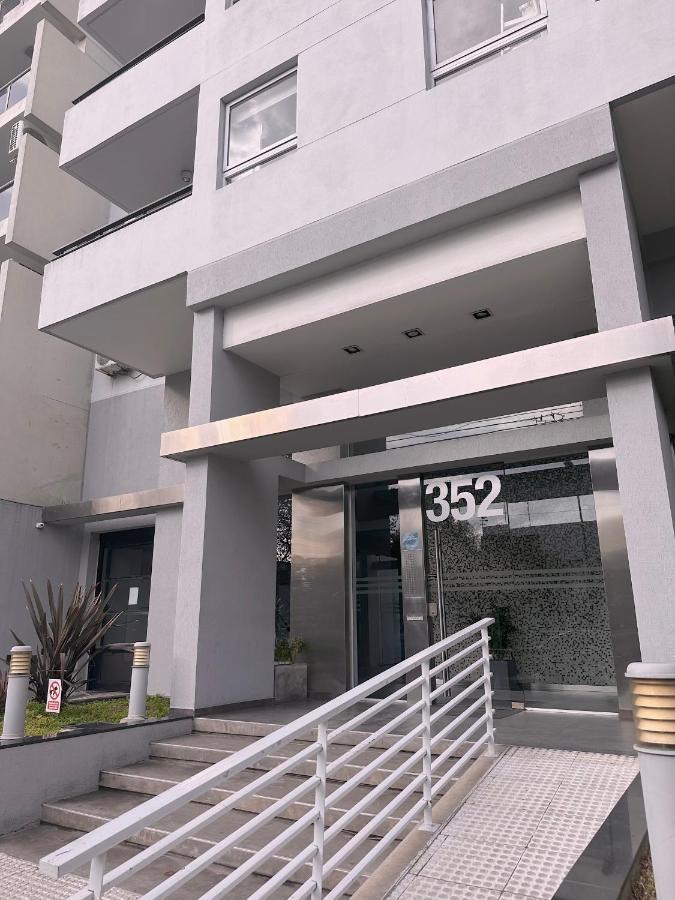 Апартаменты Modern&Nordic Apartament Lomitas Ломас-де-Самора Экстерьер фото